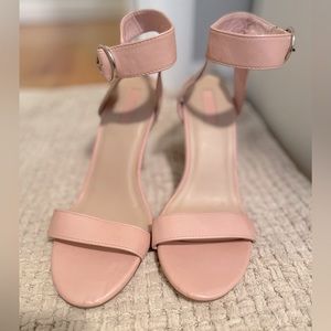 Pink/peach heeled sandals